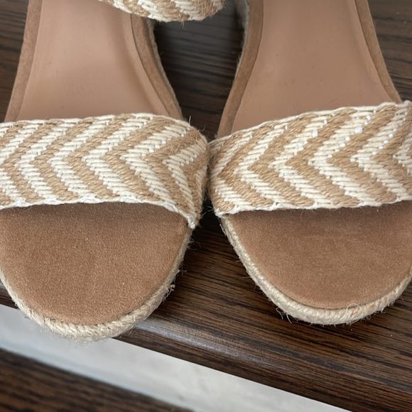 Old Navy Wedge Sandals - Picture 5 of 6